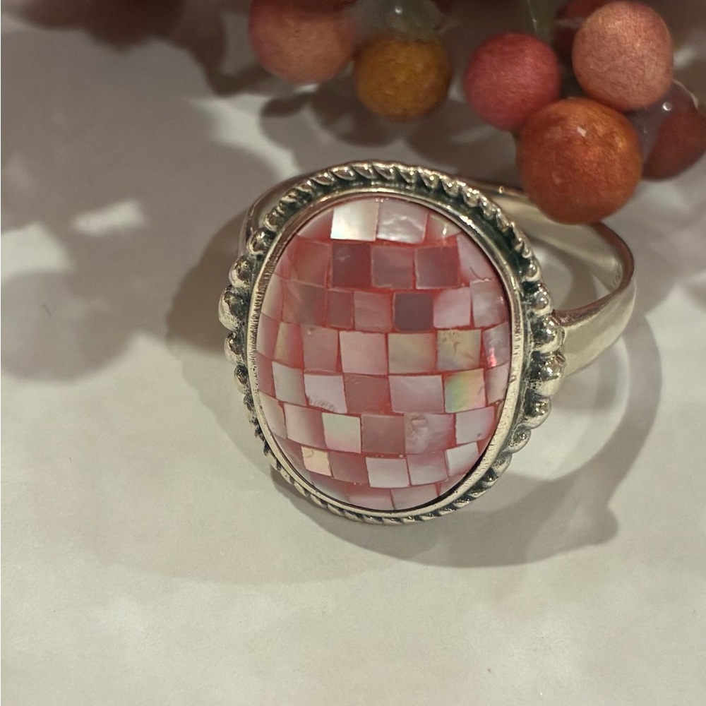 Pretty in Pink this Mother of Pearl Mosaic Ring  is Sterling Silver. Size 83/4